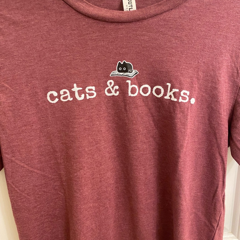 Cats & Books Maroon T-Shirt Cat Lady Book Lover T-shirt size Small NWOT fitted - Picture 7 of 11